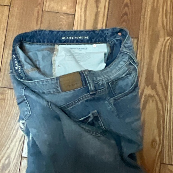 American Eagle Tomgirl Distressed Jean 8 - Picture 5 of 7